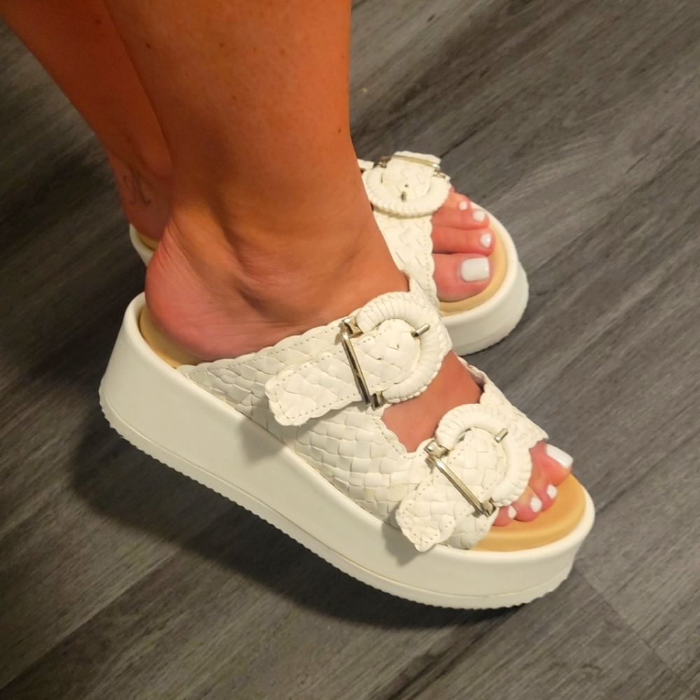 La Canadienne platform sandals